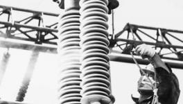 新型涂料讓電網穿起防霾服