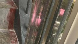 南寧一小區(qū)舊改施工刷油漆散發(fā)刺鼻異味，熏得住戶不敢開(kāi)